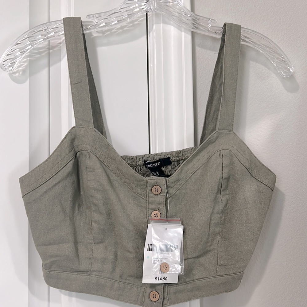 NEW Forever 21 crop top, size medium, green. Tag attached.